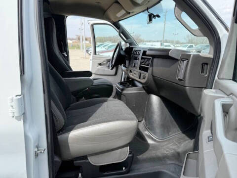 2023 GMC Savana 2500