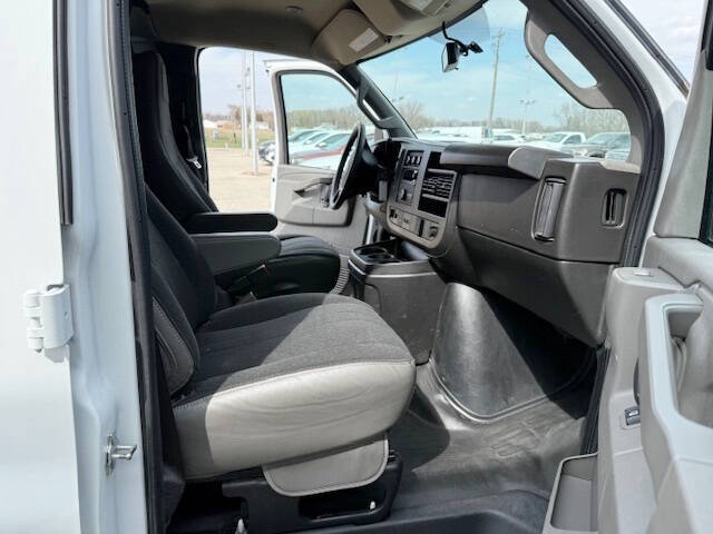 2023 GMC Savana 2500