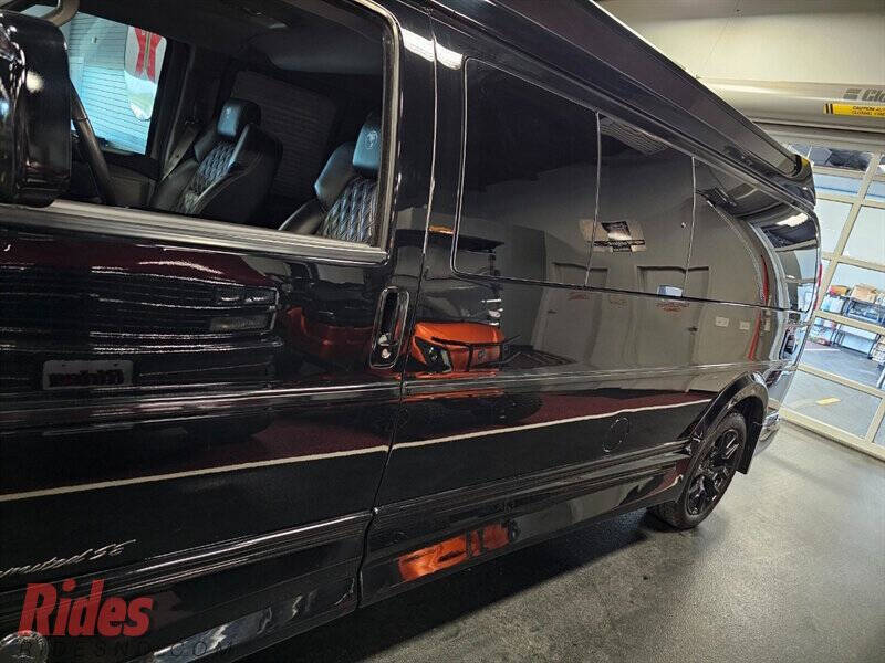 2022 Chevrolet Express 2500