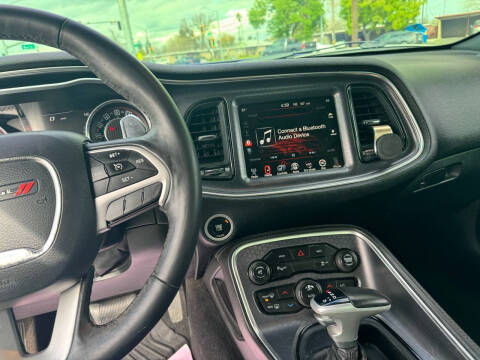 2016 Dodge Challenger SXT Plus