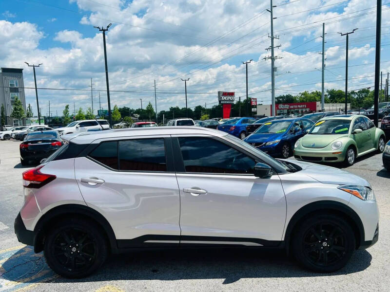 2020 Nissan Kicks SR