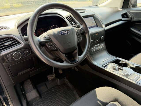 2020 Ford Edge SE