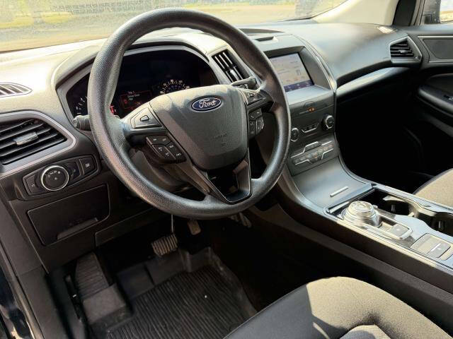 2020 Ford Edge SE