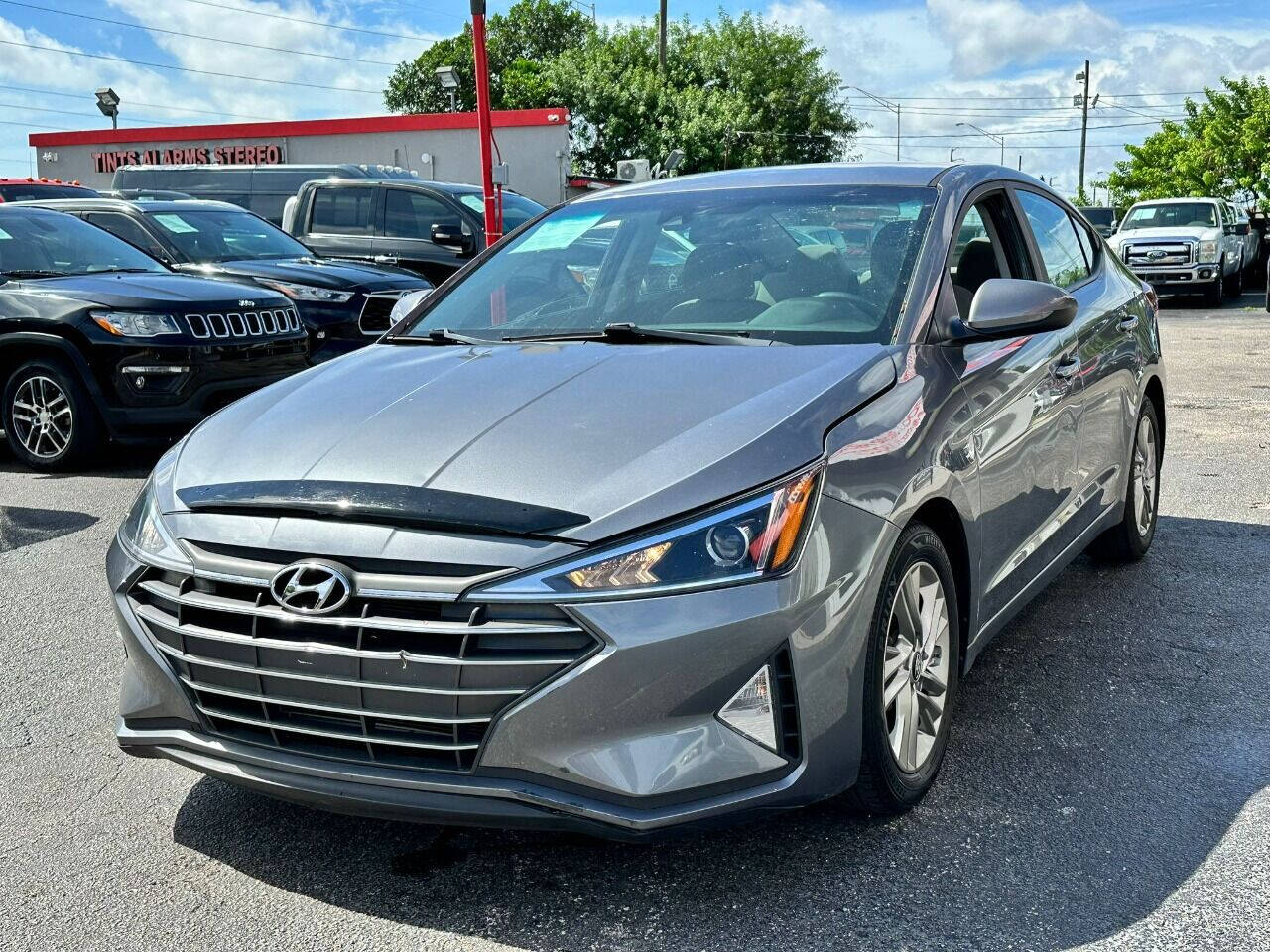 2019 HYUNDAI Elantra Sedan - $18,995