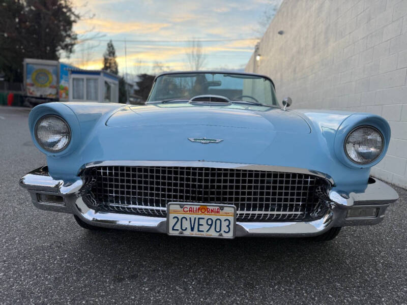 1957 Ford Thunderbird