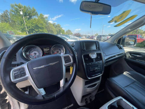 2014 Chrysler Town and Country Touring