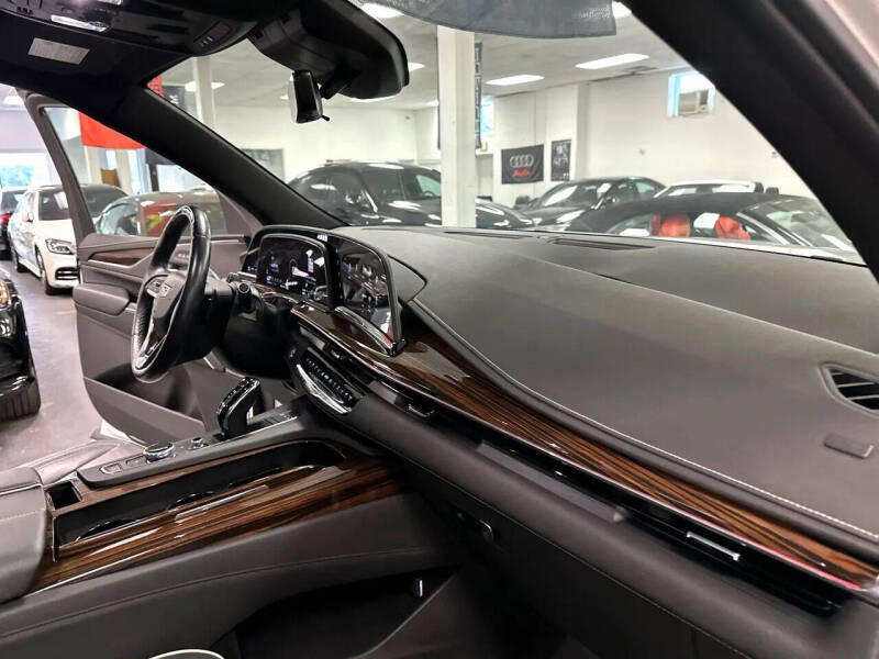 2023 Cadillac Escalade Premium Luxury