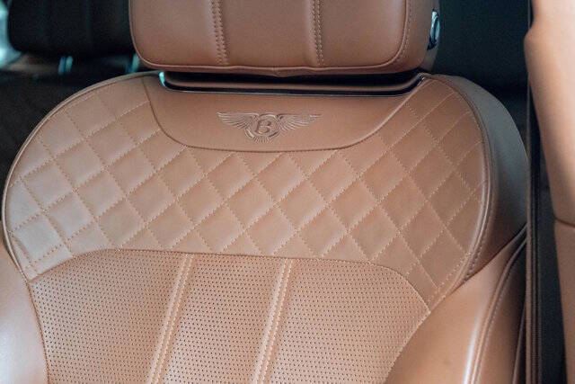 2017 Bentley Bentayga 10