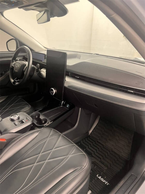 2021 Ford Mustang Mach-E Select