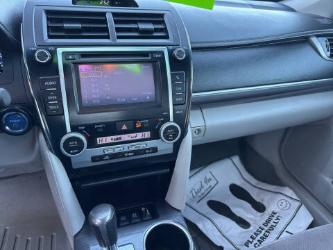 2012 Toyota Camry Hybrid XLE