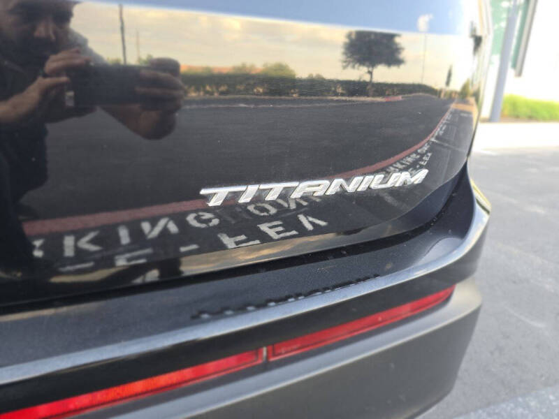 2017 Ford Edge Titanium