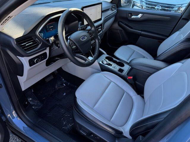 2022 Ford Escape Titanium