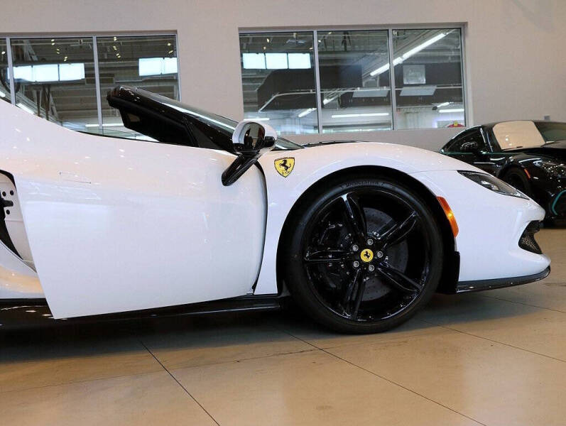 2025 Ferrari 296 GTS