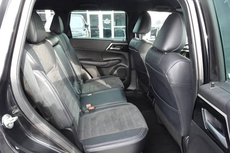 2023 Mitsubishi Outlander SE Special Edition