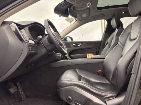 2018 Volvo XC60 T5 Momentum