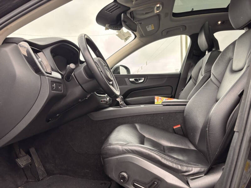 2018 Volvo XC60 T5 Momentum