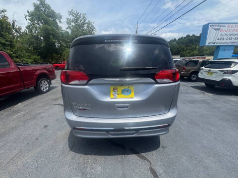 2017 Chrysler Pacifica Touring-L
