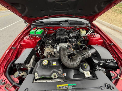 2005 Ford Mustang V6 Deluxe