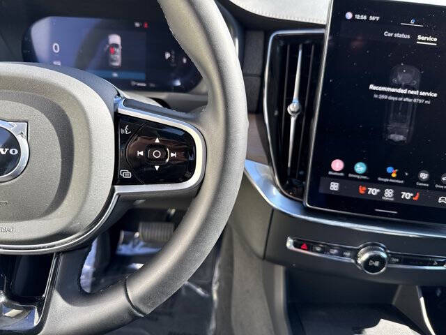 2025 Volvo XC90 B6 Plus Bright Theme 7P