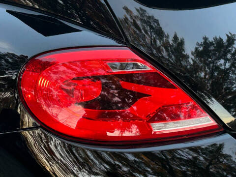 2013 Volkswagen Beetle Convertible 2.5L 50s Edition