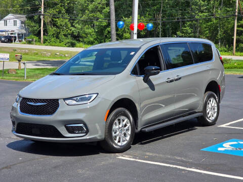 2025 Chrysler Pacifica Select