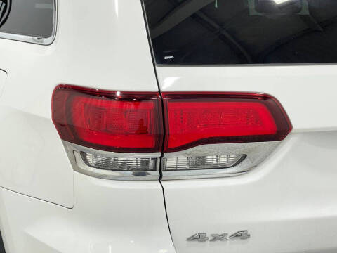 2020 Jeep Grand Cherokee Laredo