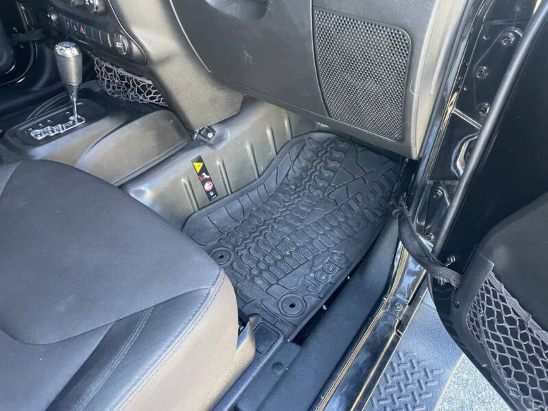 2016 Jeep Wrangler Willys Wheeler