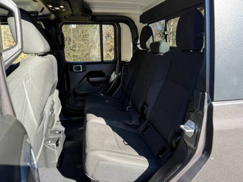 2022 Jeep Gladiator Sport S