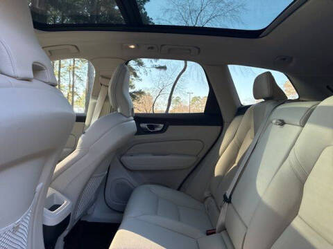 2024 Volvo XC60 B5 Plus Dark Theme