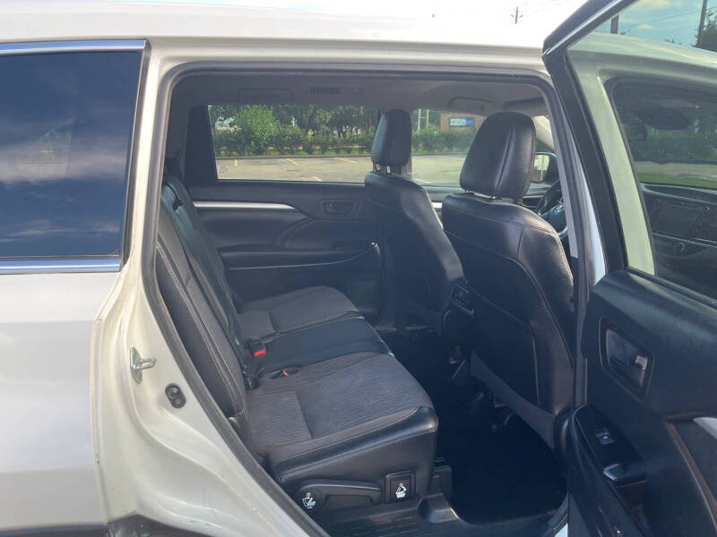 2017 Toyota Highlander LE Plus