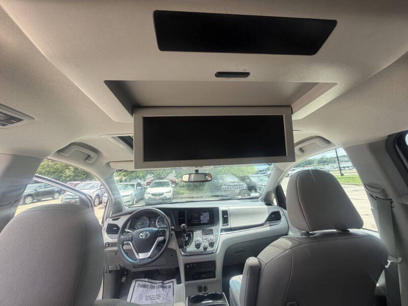 2017 Toyota Sienna