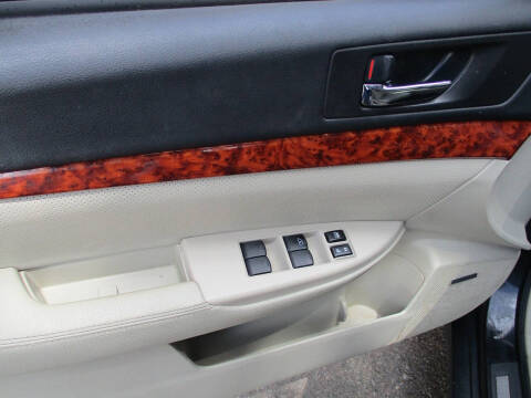 2010 Subaru Outback 2.5i Limited