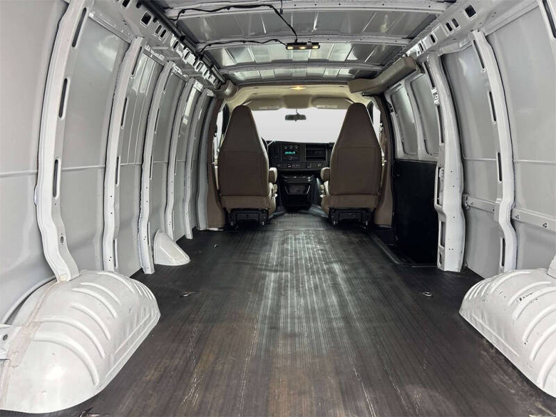 2023 Chevrolet Express 2500