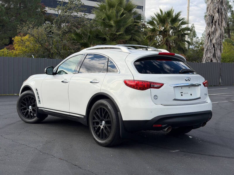 2011 Infiniti FX35