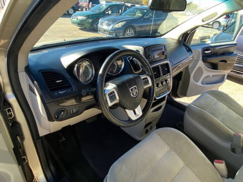 2014 Dodge Grand Caravan American Value Package