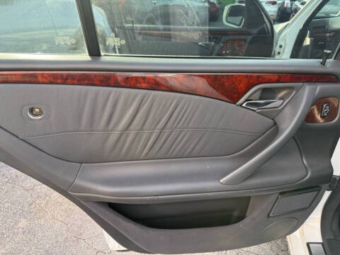 2001 Mercedes-Benz E-Class E 320