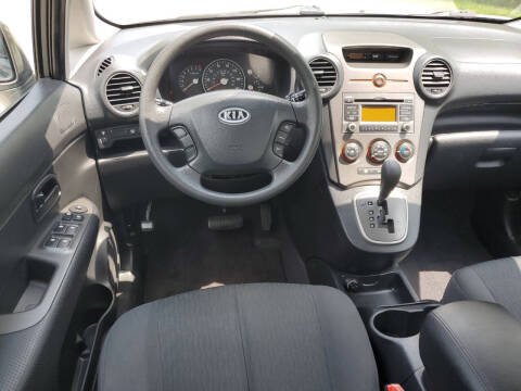 2009 Kia Rondo LX
