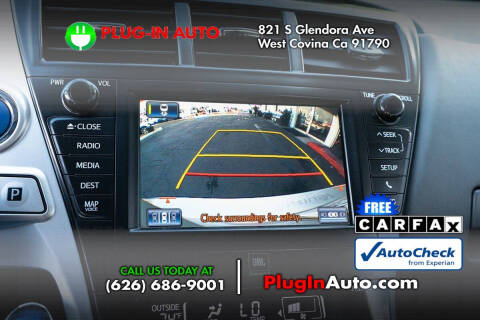 2013 Toyota Prius v Five