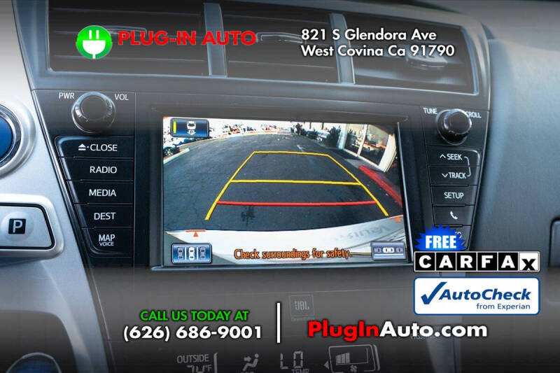 2013 Toyota Prius v Five