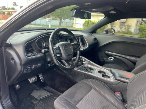 2017 Dodge Challenger SXT