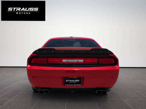 2014 Dodge Challenger SRT8 Core