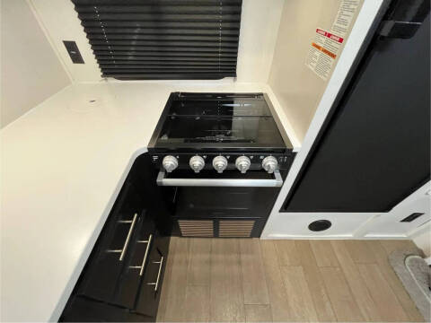 2023 Forest River WILDCAT M-282RKX