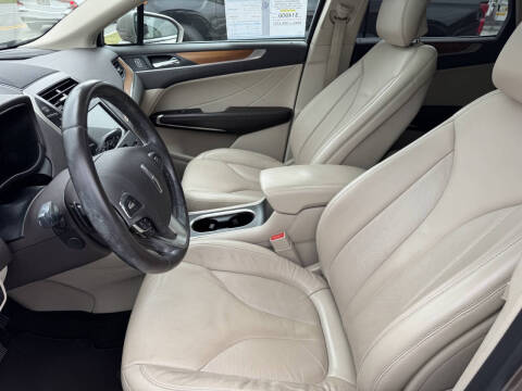 2019 Lincoln MKC Select