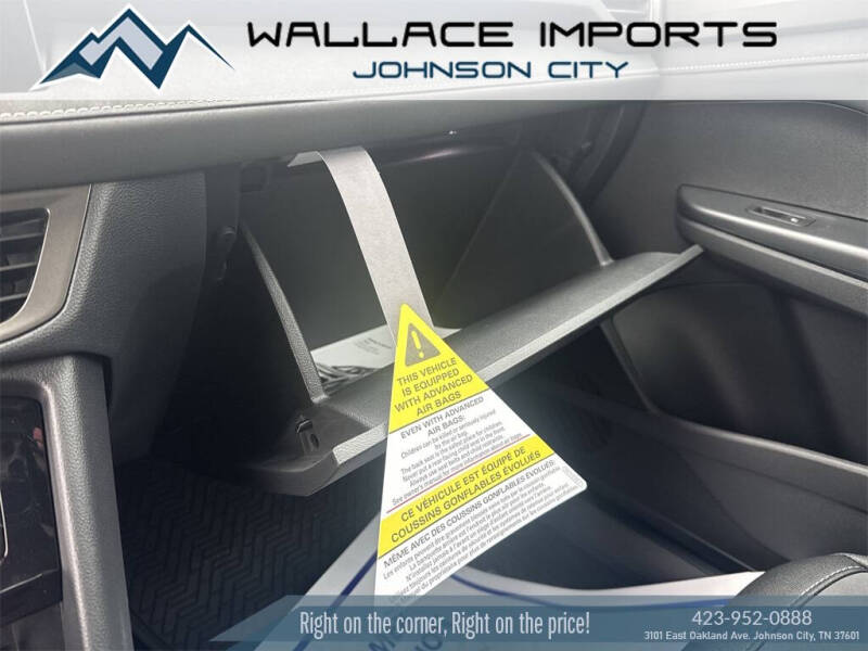 2026 Volkswagen Taos SE Black 4Motion