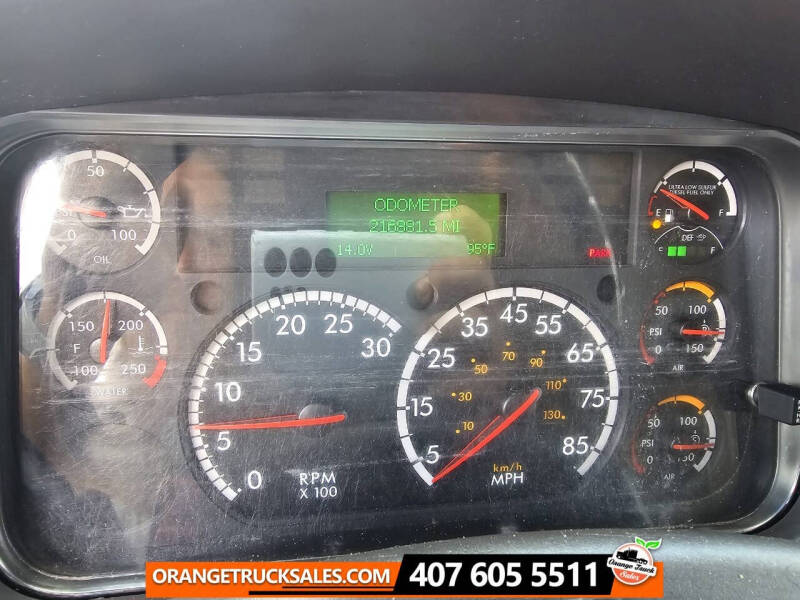 2017 Freightliner M2 106