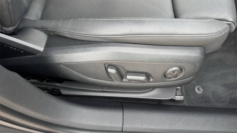 2017 Audi A4 2.0T quattro Prestige