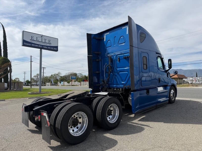 2021 Freightliner Cascadia