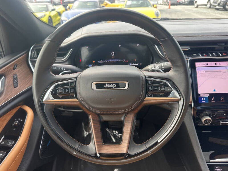 2022 Jeep Grand Cherokee Summit