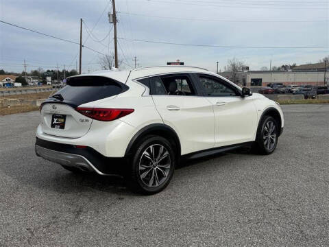 2017 Infiniti QX30 Premium