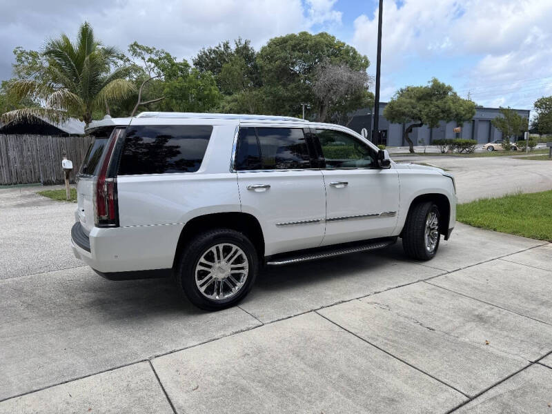 2017 Cadillac Escalade Standard